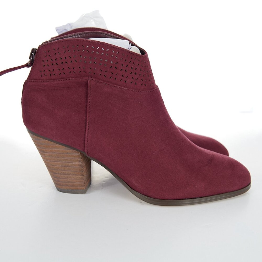 Violet & Red Jackson Lazercut Topling Bootie in Burgundy Women's 6.5 NWT